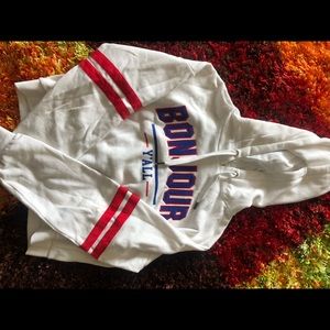 Slightly cropped white sweatshirt